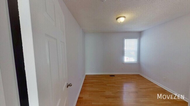 Building Photo - 333 Friendship Dr