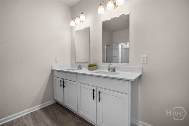 Building Photo - 84 Woodford Reserve Dr