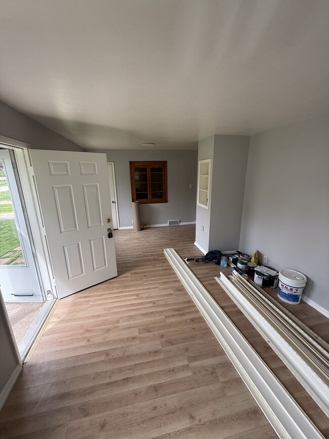 Building Photo - 4425 Kennett Ave
