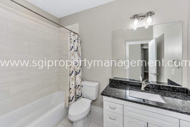 Building Photo - 3604 Aaron Pl