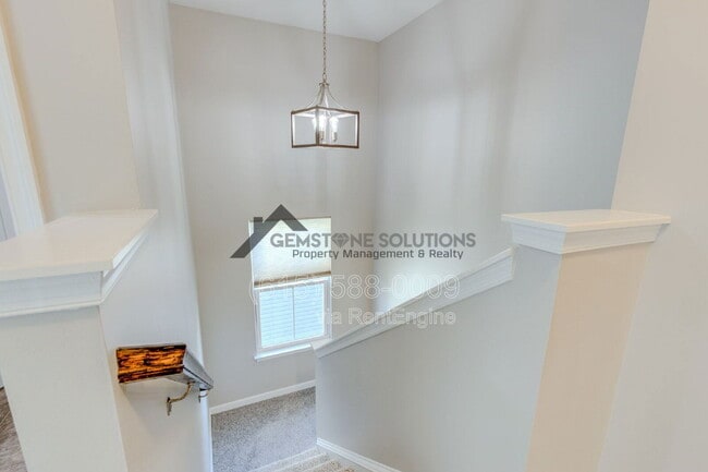 Building Photo - 2704 Orleans Dr