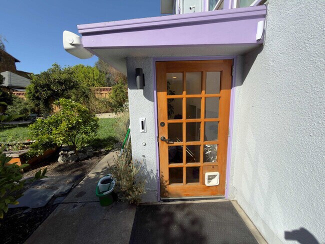 Building Photo - 3148 College Ave