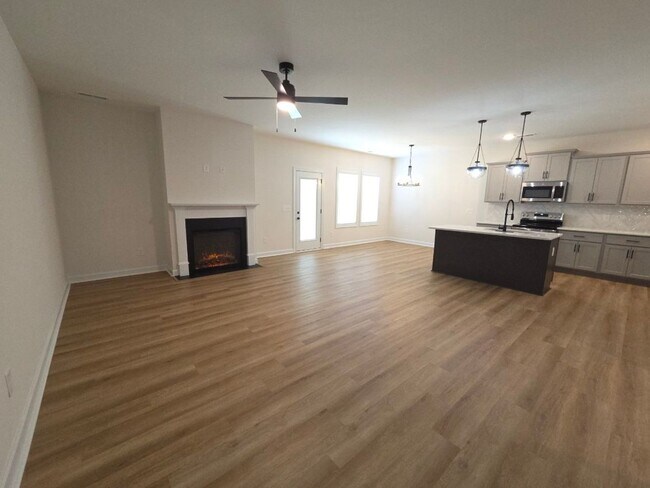 Building Photo - 104 Hudson Vlg Dr