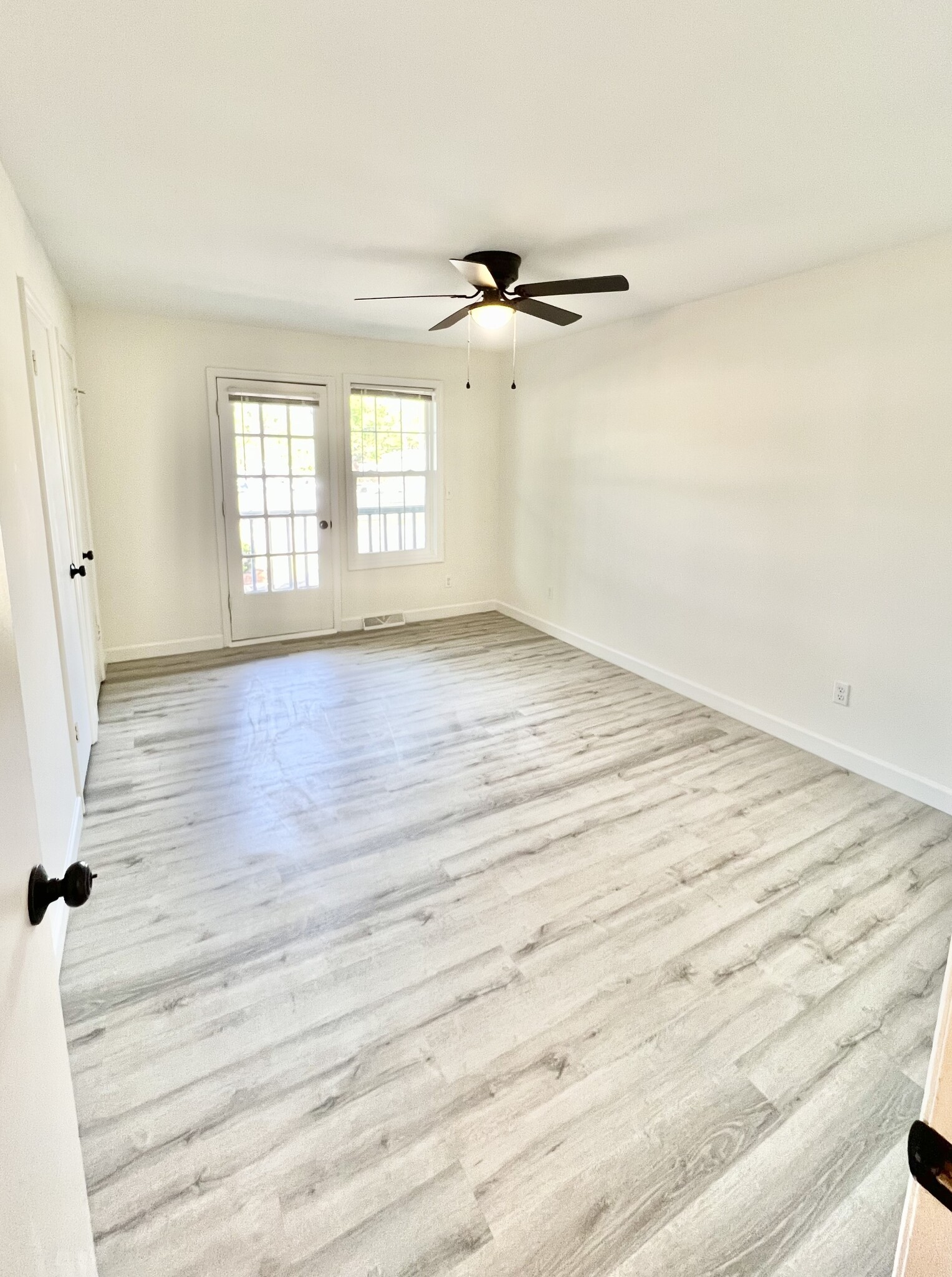 Upper Front Bedroom - 276 Fleming Rd