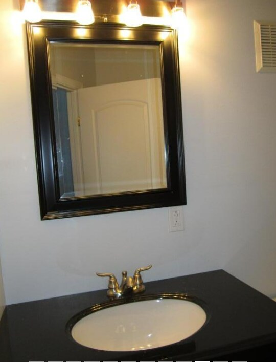 Building Photo - 27 Bow St