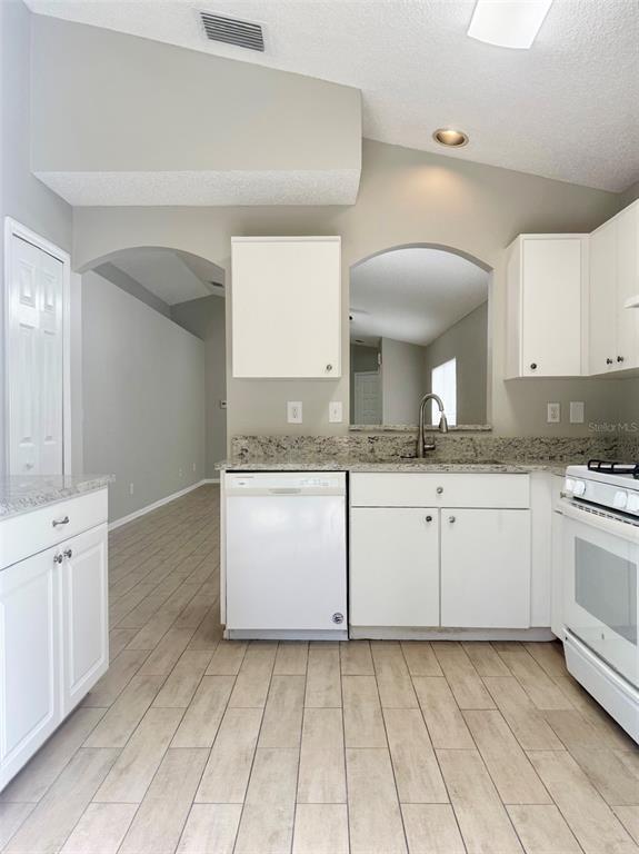 Building Photo - 28516 Seashell Ct