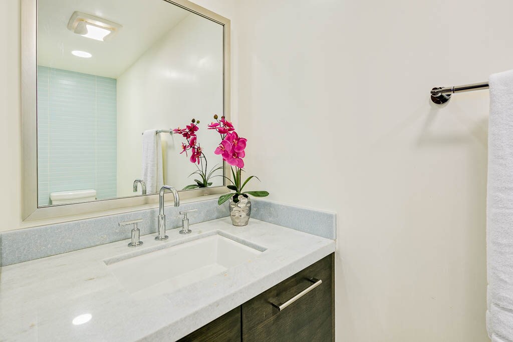 Building Photo - 257 S Hudson Ave