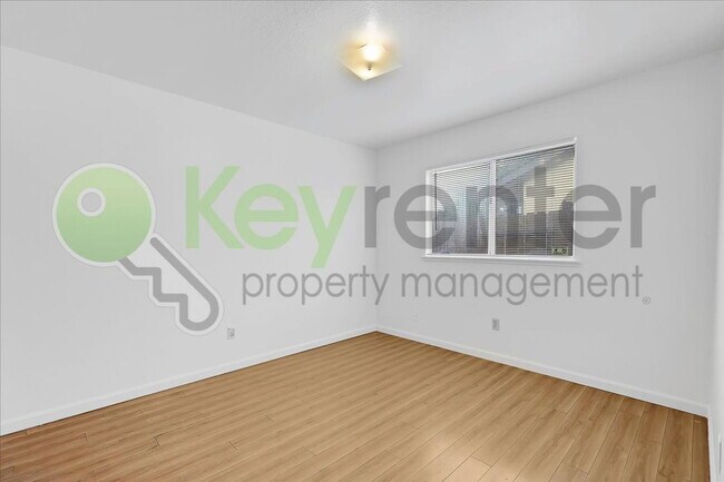 Building Photo - 10 Dempster Ct