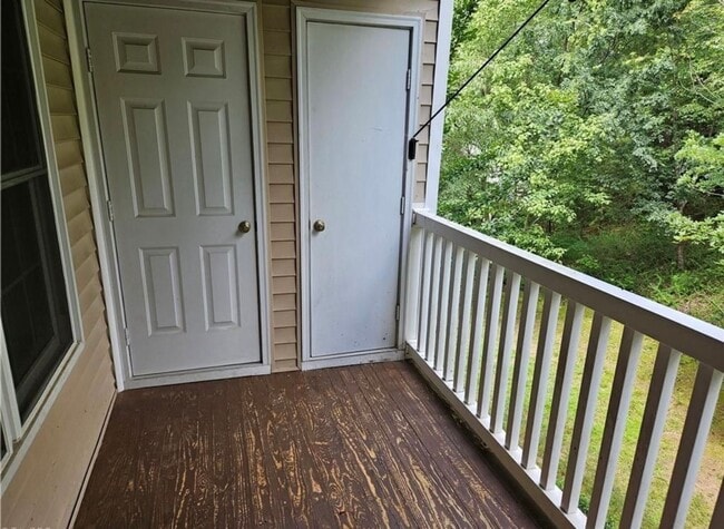 Building Photo - 2nd-level, 2-bedroom, 2-full bath condo