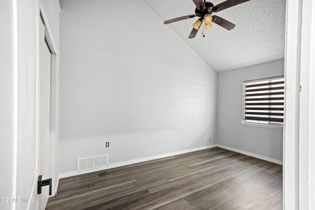 Building Photo - 12160 Valley Quail Dr