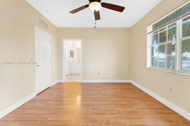 Building Photo - 2508 SW 85th Terrace