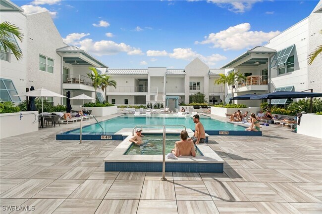 Building Photo - 201 8th St S