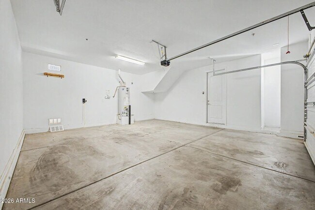 Building Photo - 3 Bedroom 3 Bathroom Recker Pointe Home
