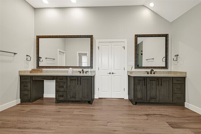 Building Photo - 11218 Gallant Ridge Ln