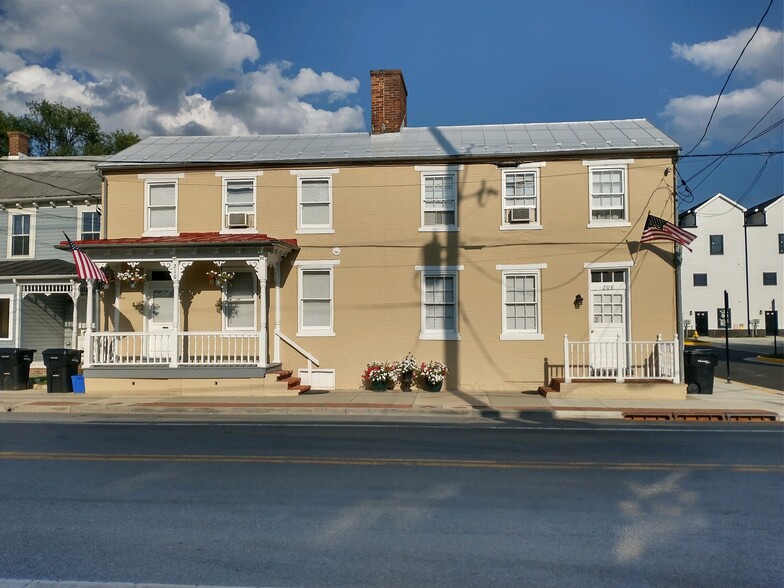 Building Photo - 208 N Kent St