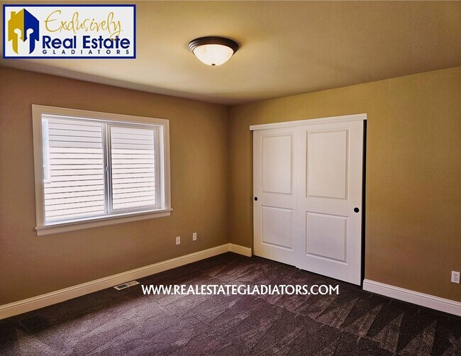 Building Photo - Stunning 4-Bedroom Home for Rent in Bothell!