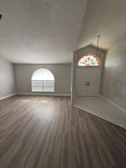 Building Photo - 9132 Remington Dr
