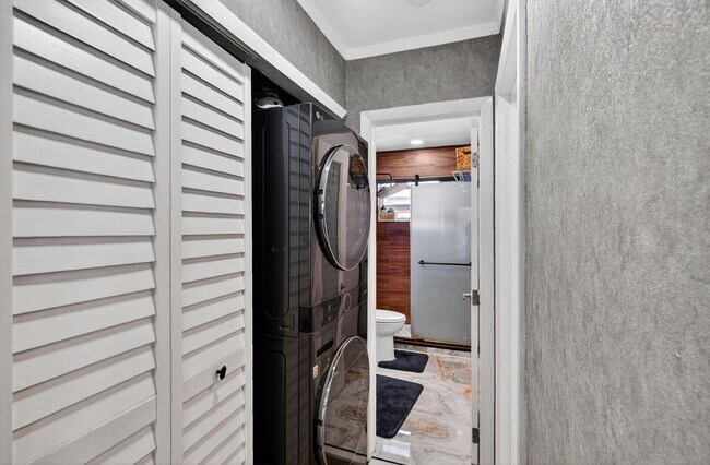 Building Photo - 363 Washington Ave