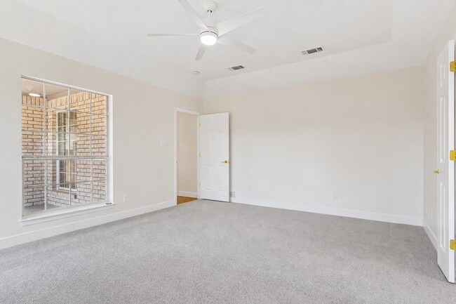 Building Photo - 1518 New Haven Dr