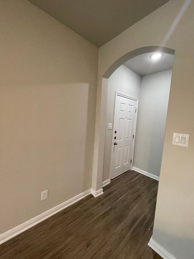 Building Photo - 3 Bedroom, 2.5 Bathroom, Two-story Duplex with a huge back yard in New Braunfels!