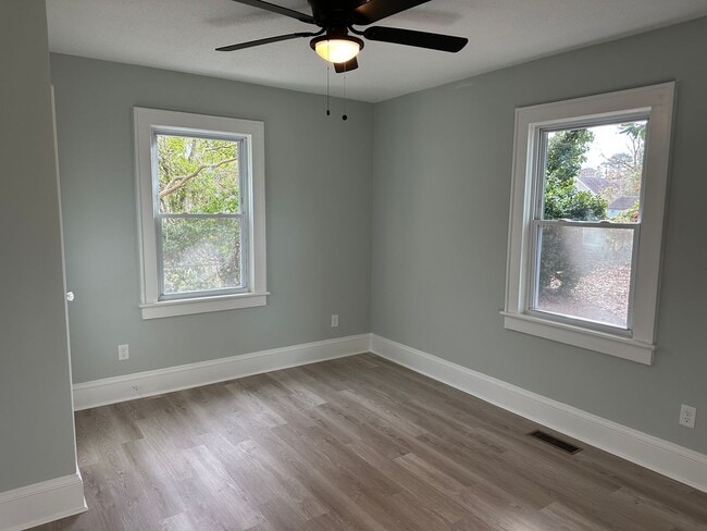 Building Photo - Beautifully Remodeled 4-bedroom Cape Cod -...