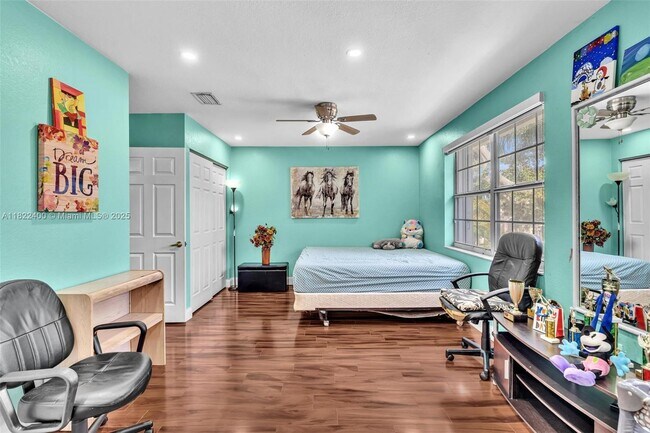 Building Photo - 16408 Sapphire Pl