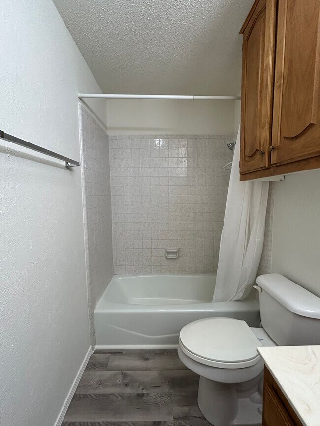 Building Photo - 4342 Esmond Dr