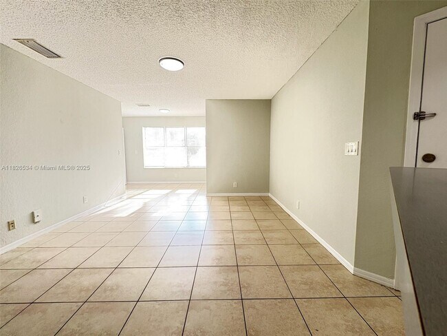 Building Photo - 3480 Pinewalk Dr N