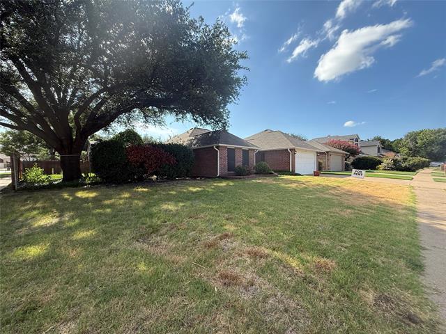 Building Photo - 5210 Manhassett Dr
