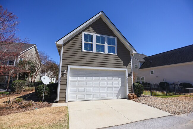 Building Photo - 504 Village Walk Ln