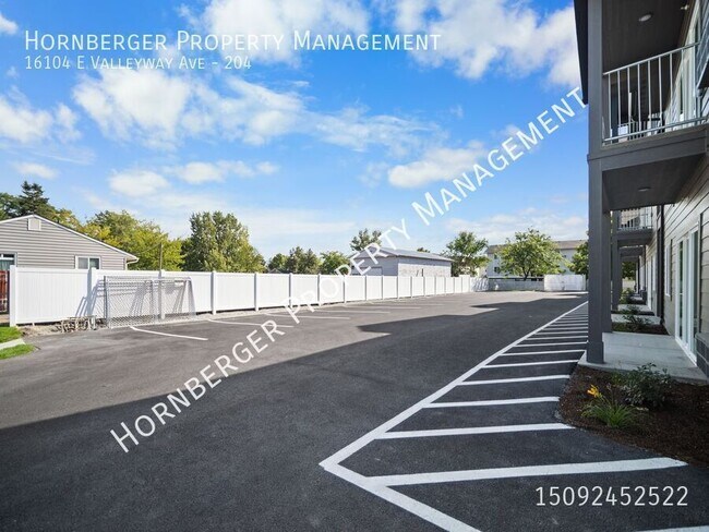 Building Photo - 16104 E Valleyway Ave