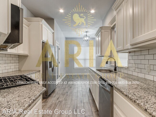 Building Photo - 3 br, 2 bath House - 948 Fox Run Ln.