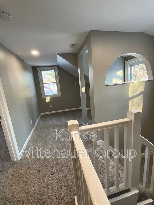 Building Photo - 132 N 82nd St