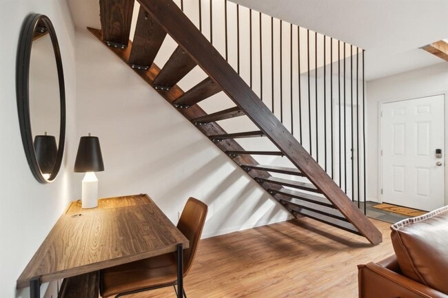 Building Photo - 1501 Rockdale Cir