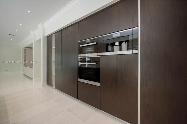 Building Photo - 680 Destacada Ave