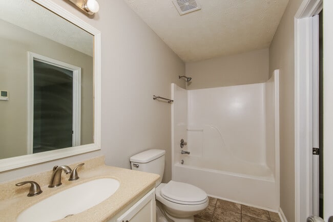 Building Photo - 5926 Buck Rill Dr