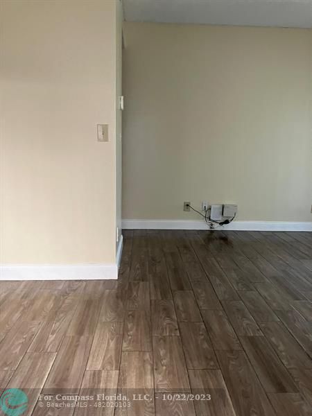 Building Photo - 671 Cypress Lake Blvd