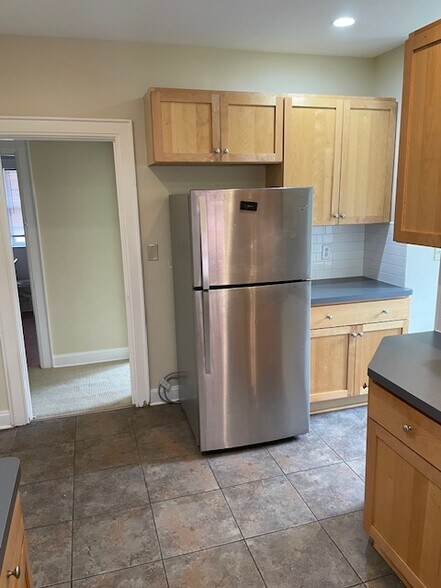 Kitchen - 1171 Neil Ave