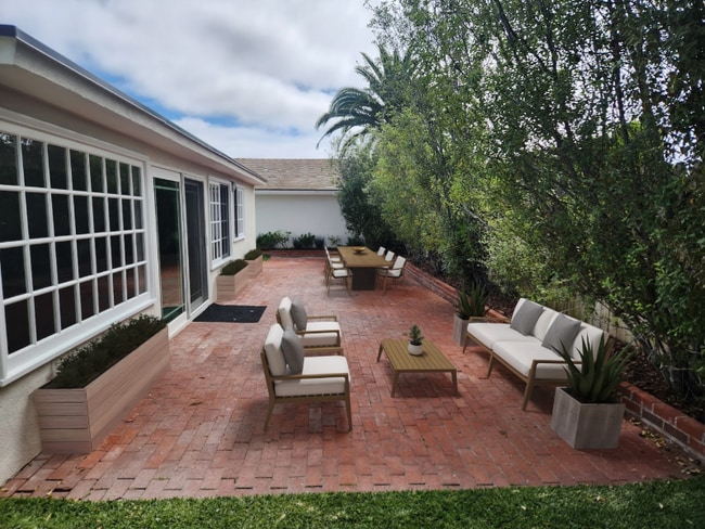 Building Photo - 1219 Essex Ln