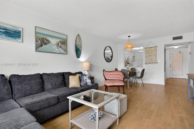 Building Photo - 7807 Golf Cir Dr