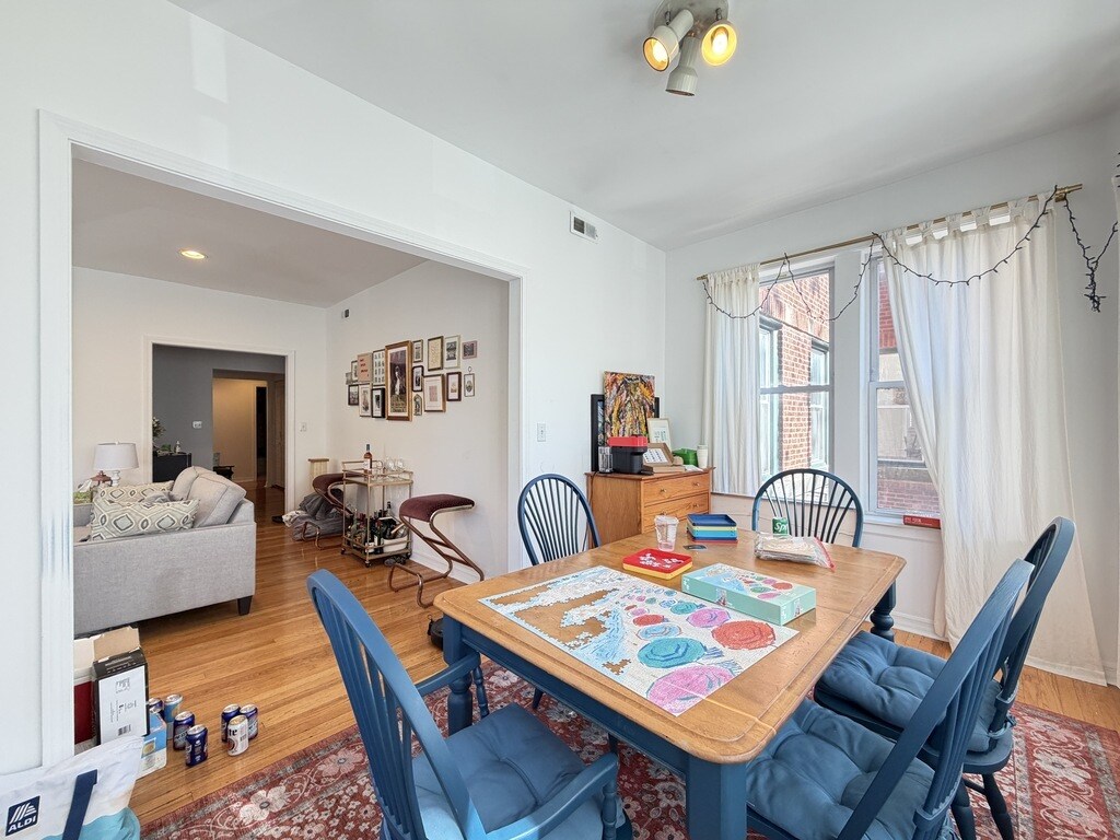 Building Photo - 3455 N Bosworth Ave