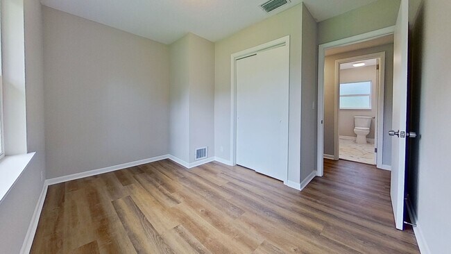 Building Photo - Beautifully Updated 4-Bedroom Home with Modern Finishes & Spacious Backyard