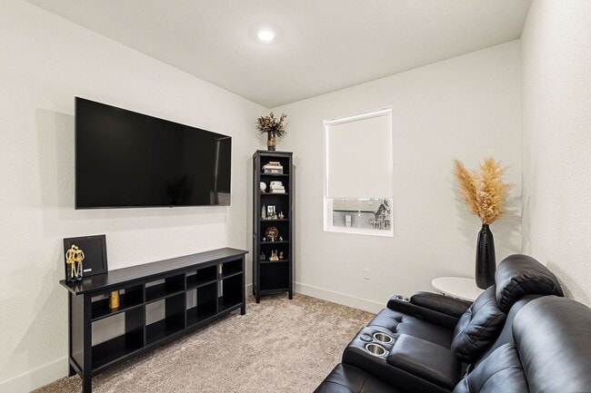 Building Photo - Newer Home Available in Tracy Hills