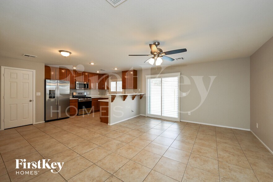 Building Photo - 8302 Time Machine Ave