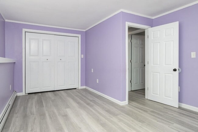 Building Photo - 240 Leda Ave
