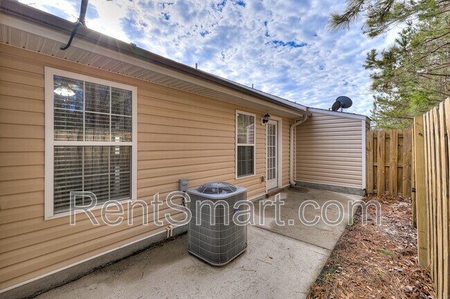 Building Photo - 219 Lynbrook Way