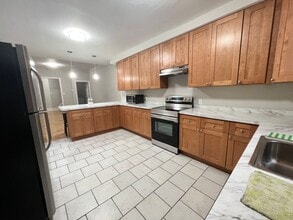 Building Photo - 5B2B house | Walking distance to Drexel University and UPenn