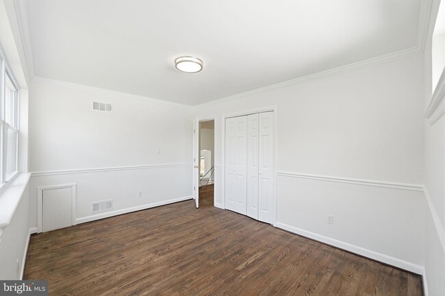 Building Photo - 9831 Singleton Dr