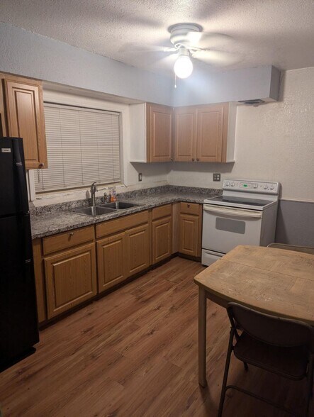 Primary Photo - 1662 Drew St