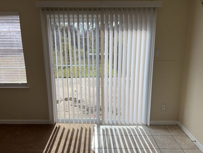 Building Photo - 1208 Ridgemont Dr